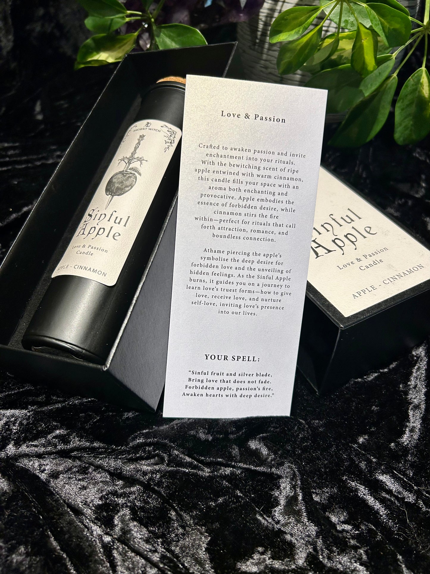Ancient Witch Sinful Apple candle