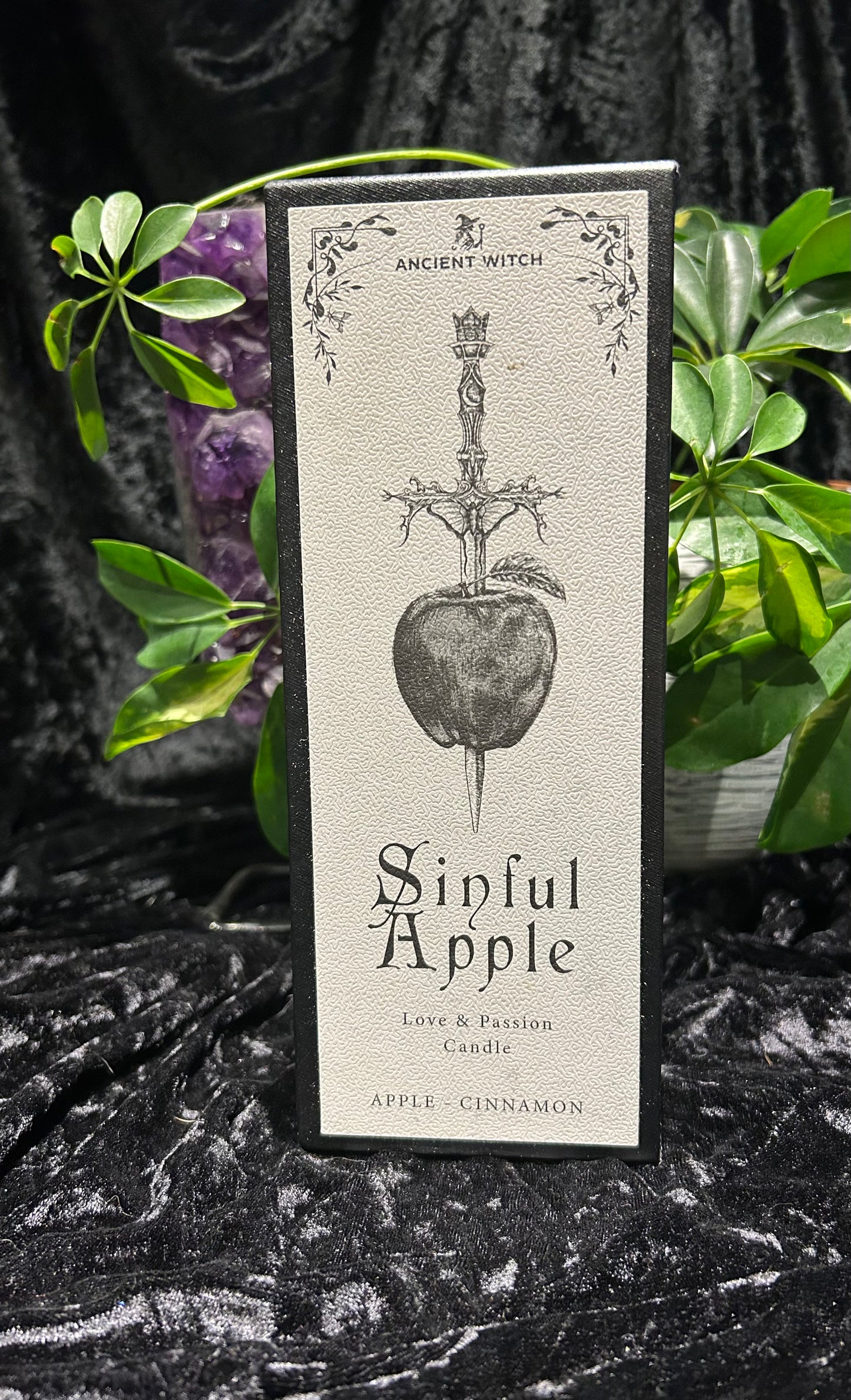 Ancient Witch Sinful Apple candle